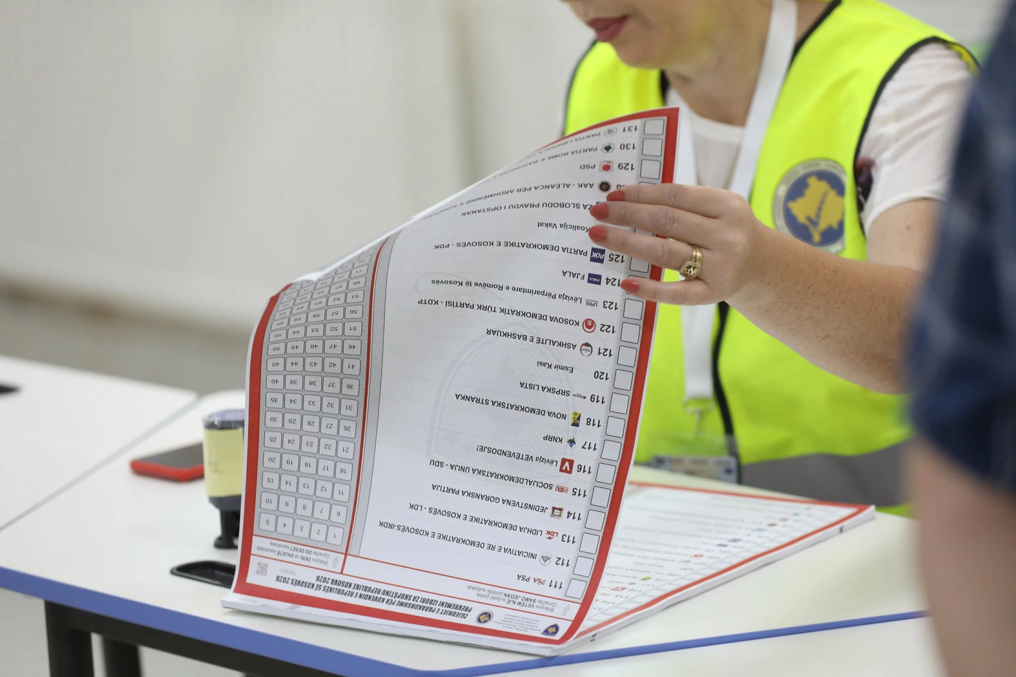 Nis numërimi i votave për kandidatët për deputetë në Qendrat Komunale të Numërimit.