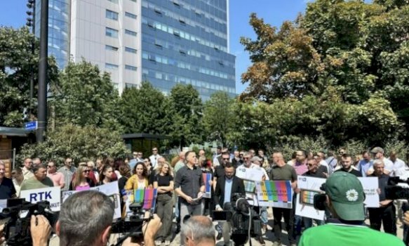 Punonjësit e RTK-së në protestë për pagesën e plotë të pagave