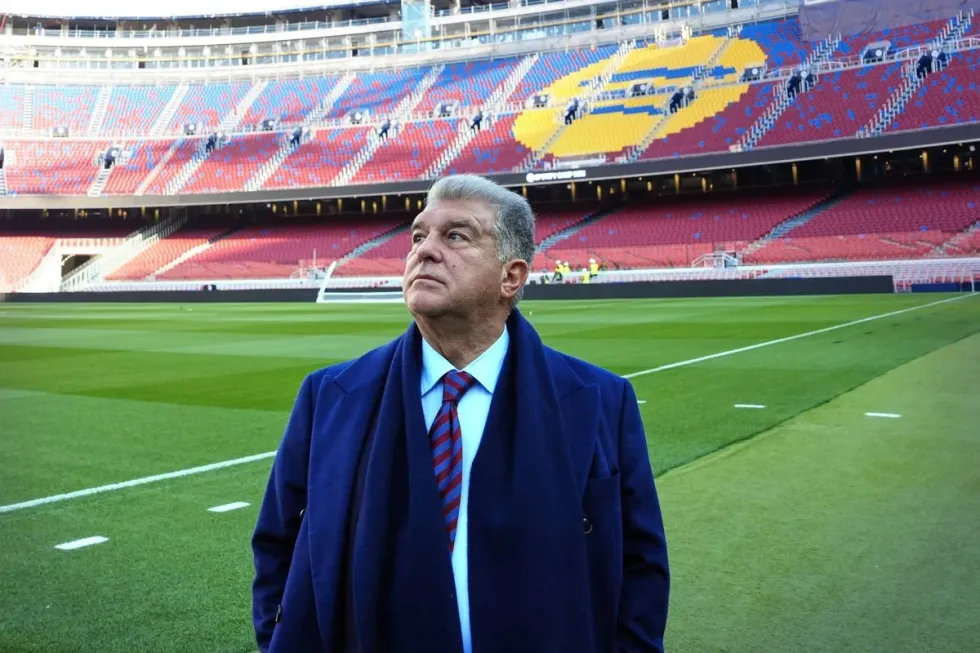 Barcelona kërkon kredi shtesë prej 400-500 milionë euro për rinovimin e stadiumit, përveç 1.45 miliardë eurove të siguruara më parë.