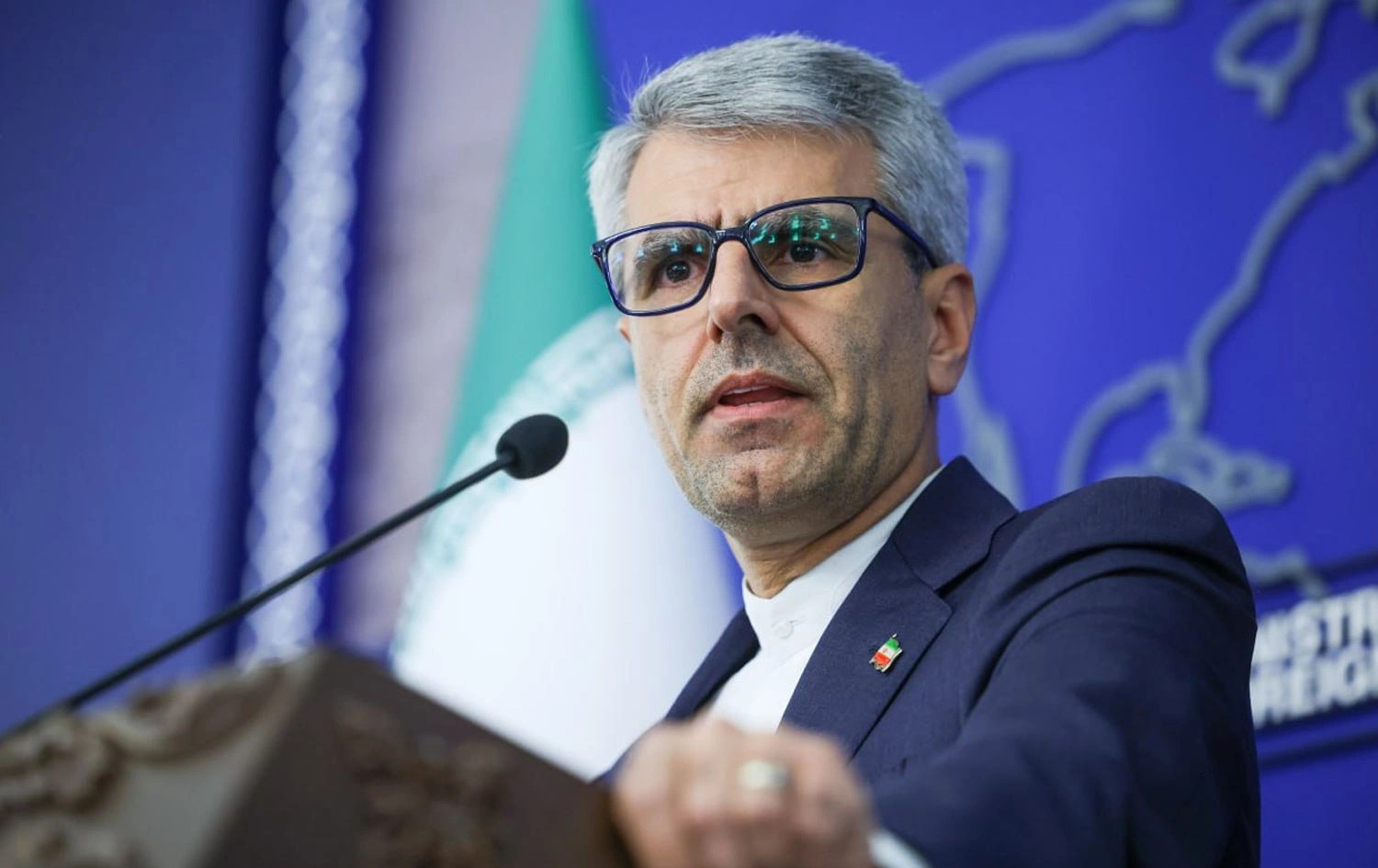 Irani njofton rishikimin e negociatave me SHBA-në pas sulmeve amerikane ndaj objektivave iraniane në rajon.