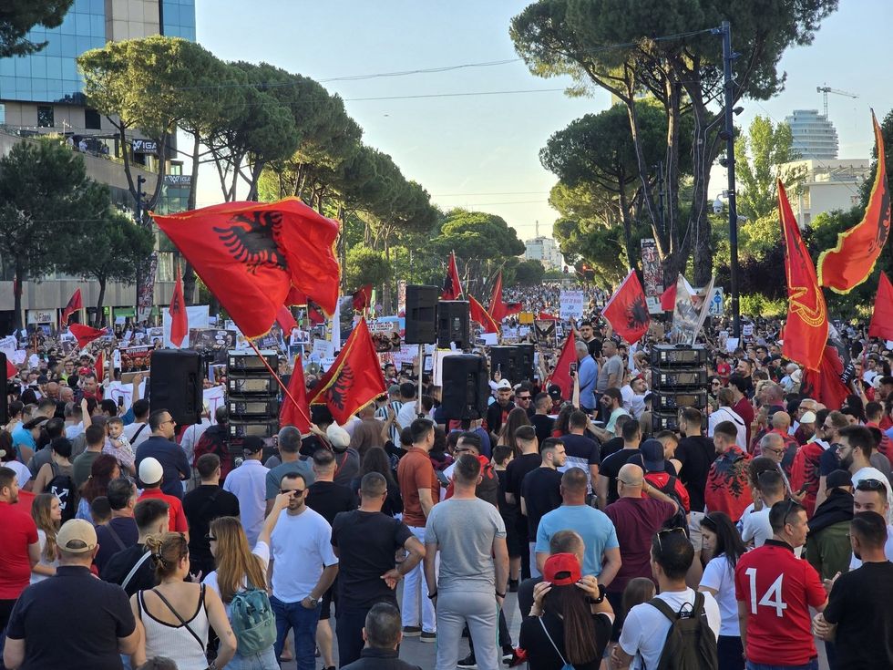 Dita e 11-të e protestës në Tiranë pritet të jetë mbarëkombëtare me pjesëmarrje edhe nga shqiptarë jashtë kufijve.