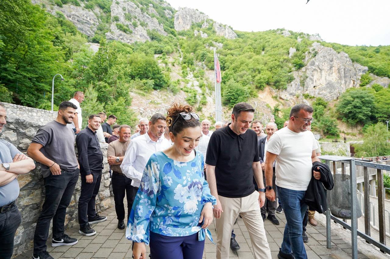 Vjosa Osmani falënderon aktivistët e LDK-së në Istog pas fitoreve të zgjedhjeve