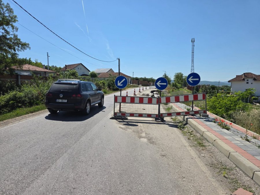 Nisën punimet për stabilizimin e rrëshqitjes në rrugën Klinë–Gurrakoc me investim mbi 373 mijë euro.