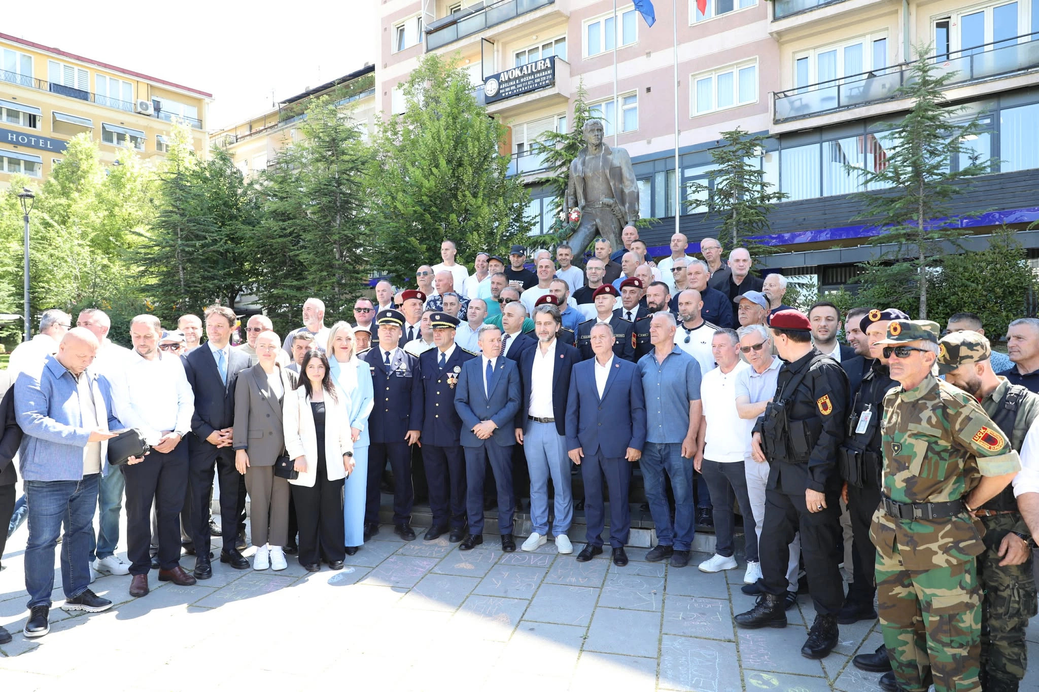 Përkujtimi i dëshmorëve dhe projektet për nderimin e tyre në 27-vjetorin e çlirimit të Prishtinës
