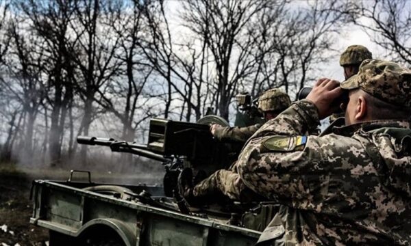 Rusia forcon prani ushtarake pranë kufijve nordikë, Finlanda dhe Norvegjia në gatishmëri