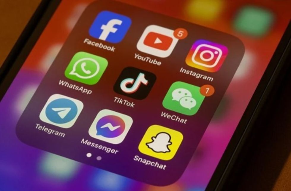 Kanadaja propozon krijimin e Komisionit Kanadez për Sigurinë Digjitale për mbikëqyrjen e rrjeteve sociale dhe chatbotëve.
