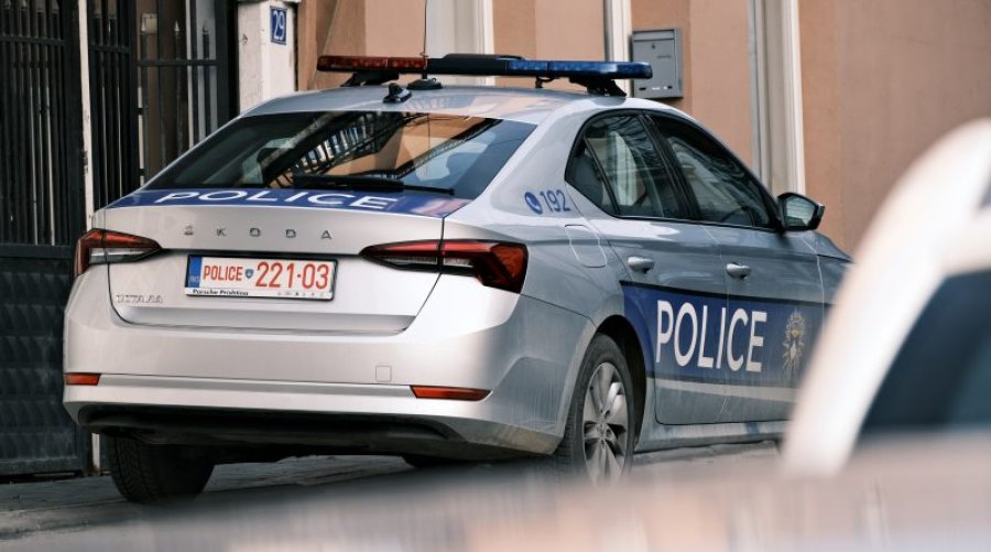 Policia e Rajonit të Prishtinës ka dërguar në vuajtje të dënimit personin e arrestuar B.K. për veprën “Pengim i personit zyrtar në kryerje të detyrës zyrtare”.