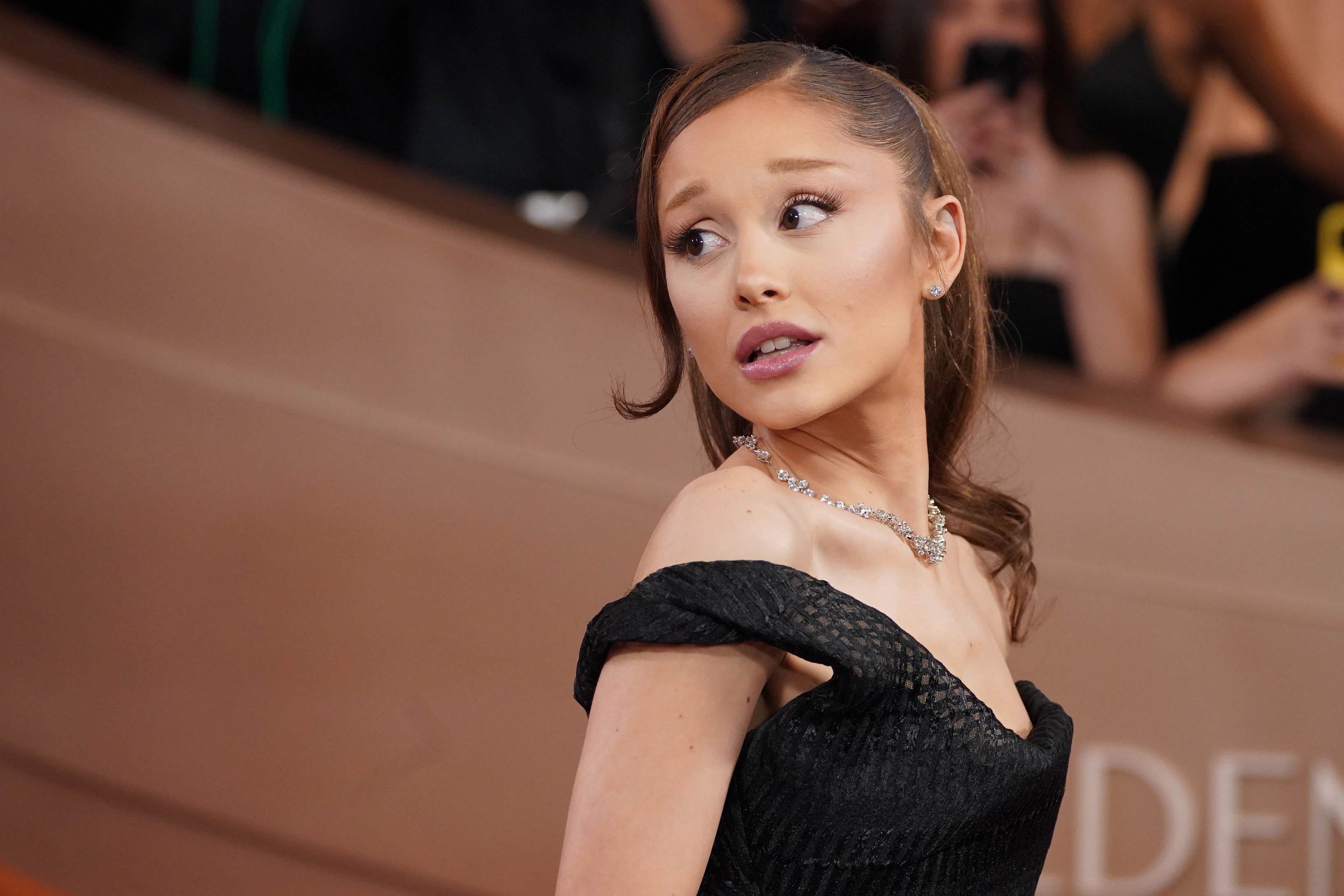 Ariana Grande kundërshton përdorimin e këngës së saj nga Shtëpia e Bardhë për imigracionin