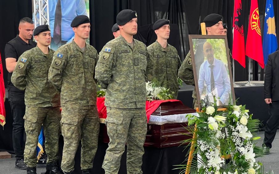 Me nderime ushtarake, Prekazi i thotë lamtumirë komandantit Sahit Jashari