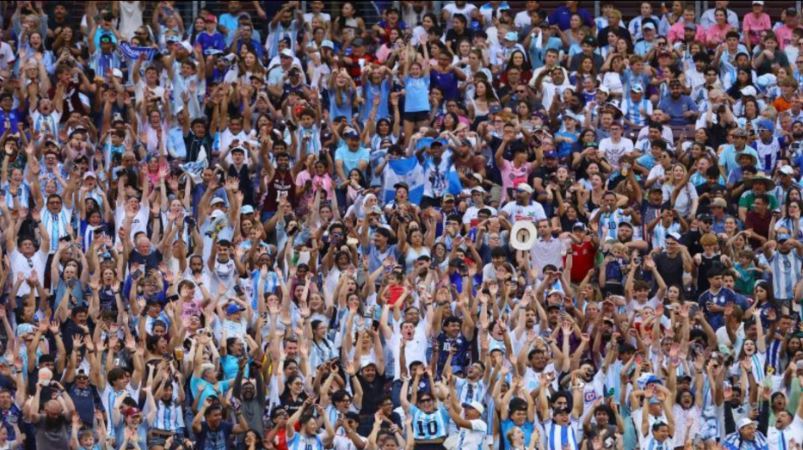 Buenos Aires ndalon hyrjen në stadium për prindërit që nuk paguajnë pensionin e fëmijëve
