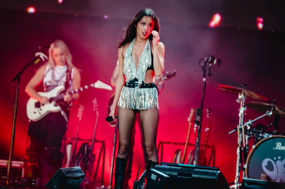 Olivia Rodrigo thyen rekorde me albumin e ri dhe zbulon sfidat personale
