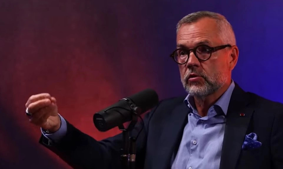 Michael Roth pranon se ka gabuar për Kosovën, duke e cilësuar dialogun me Serbinë si mjet bllokimi.