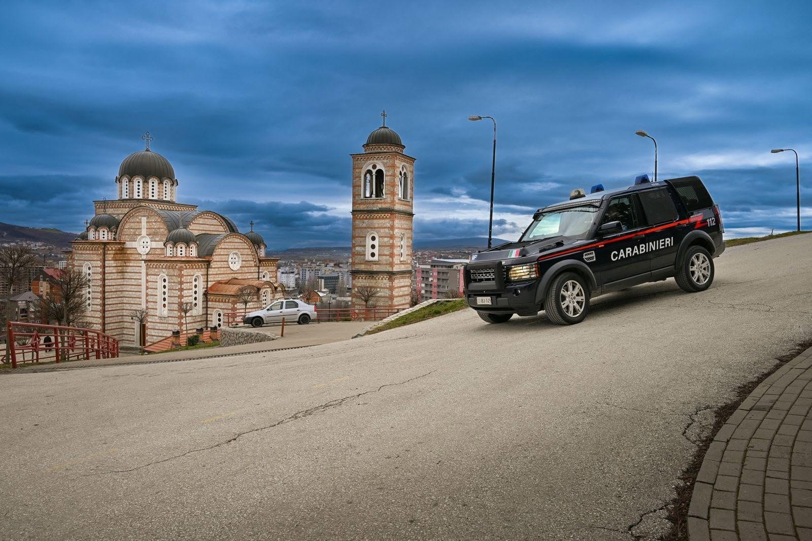 Karabinierët italianë forcojnë sigurinë në veri të Kosovës