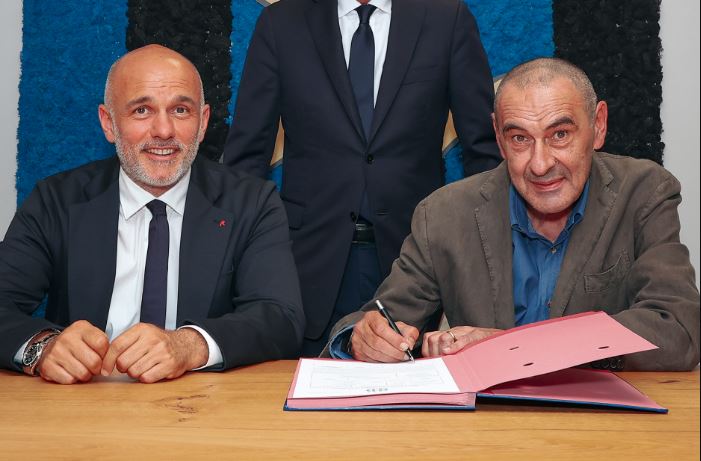 Maurizio Sarri është zyrtarisht trajneri i ri i Atalantës, duke zëvendësuar Raffaelle Palladinon.