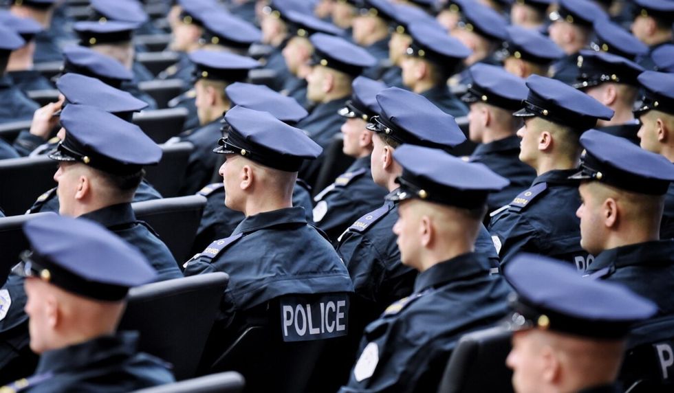 Gjykata Supreme e Kosovës ka pezulluar përkohësisht procedurën e gradimit në Policinë e Kosovës deri në vendimin përfundimtar.