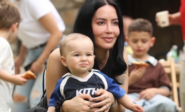Dafina Zeqiri është në pritje të fëmijës së saj të dytë, një djalë.