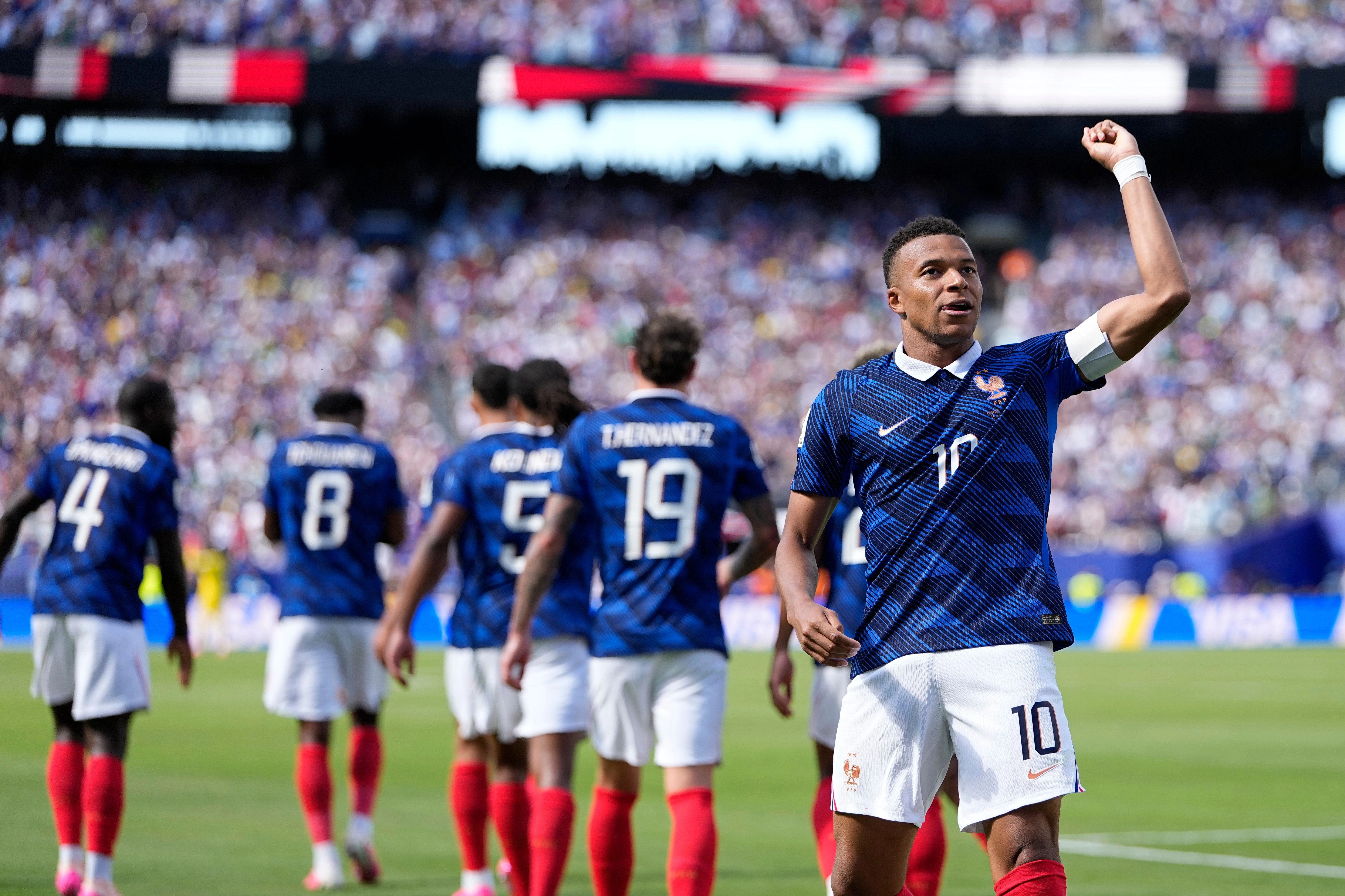 Kylian Mbappe shënon golin e tretë për Francën në minutën e 96-të pas golit të Ibrahim Mbaye për Senegalin.