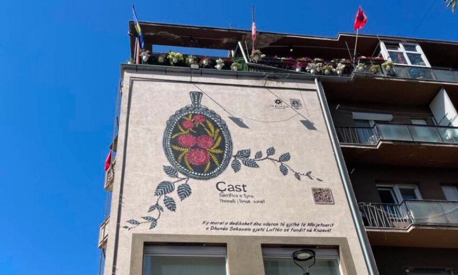 Zbulohet murali “Çast” në Prishtinë, i dedikuar të mbijetuarve të dhunës seksuale gjatë luftës së fundit në Kosovë.