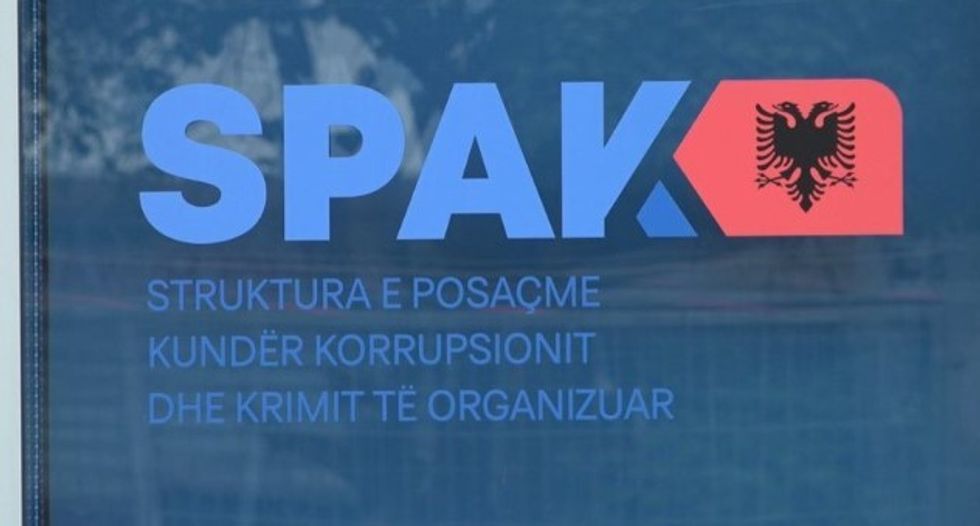 SPAK konfirmon se Isa Aliu ka në gjendje 6 milionë euro cash dhe pritet të marrë edhe 20 milionë të tjera, të fshehura në fuçi 50 litroshe.