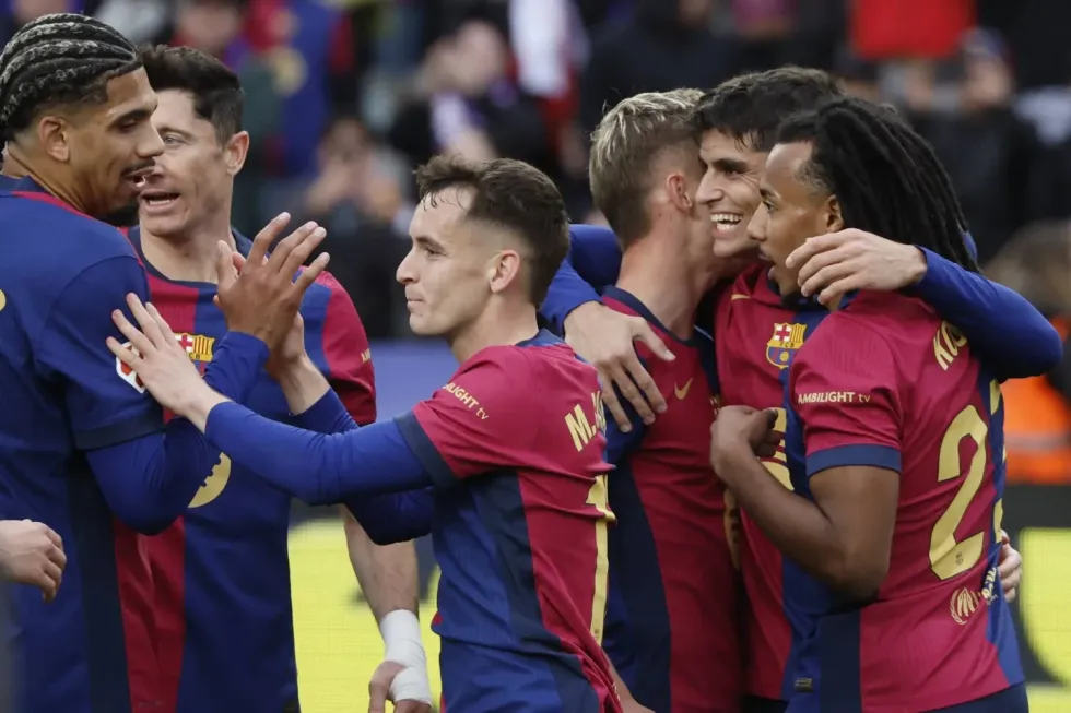 Manchester United në garë për mesfushorin e Barcelonës