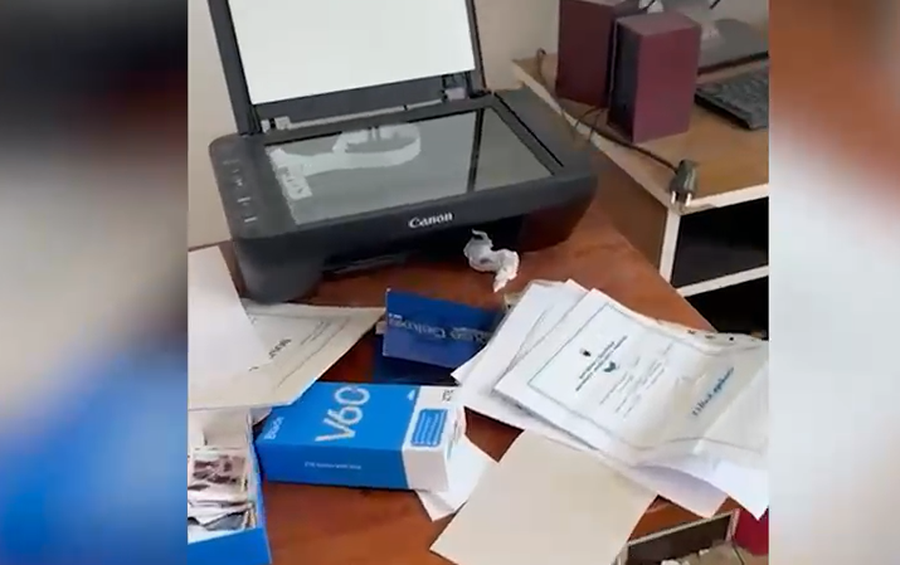 Laboratori i falsifikimit në Durrës: Babë e bir në pranga për dokumente false