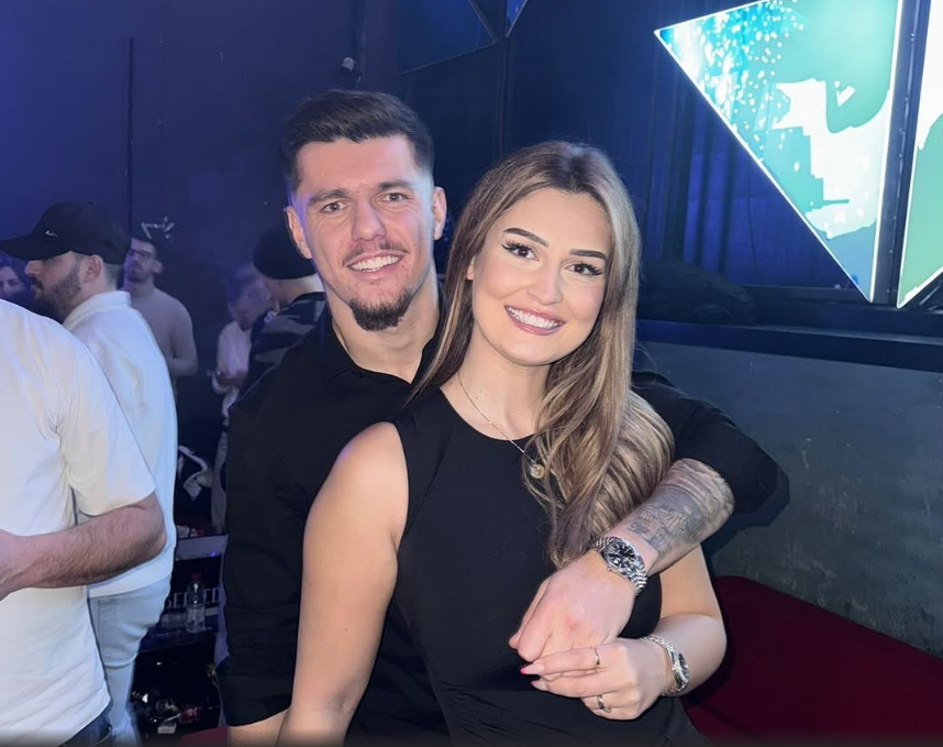 Mirlind Daku publikoi për herë të parë një foto të plotë të vajzës së tij, Miresa.