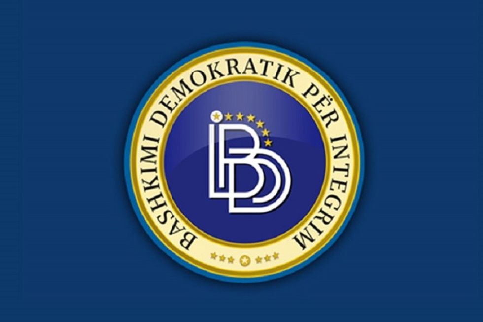 BDI i drejtuar nga Ali Ahmeti reagon ashpër ndaj VLEN-it për ndryshimin e emrave në Tetovë, duke paralajmëruar se Tetova e shqiptarëve nuk do të bëhet sërish Tetova e Titos.