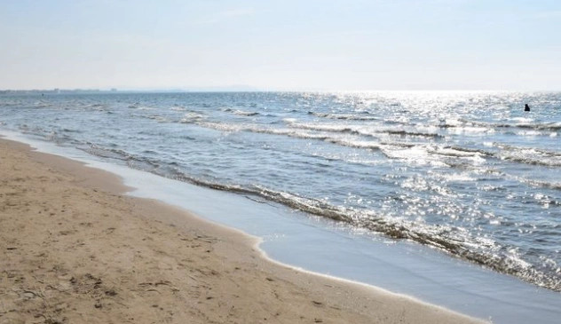 Tragjedia në Durrës: 11-vjeçari humb jetën në det gjatë larjes