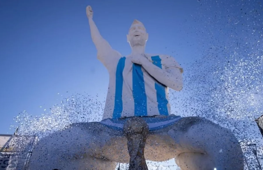 Statuja gjigante e Messit vendos Patagoninë në hartën e futbollit