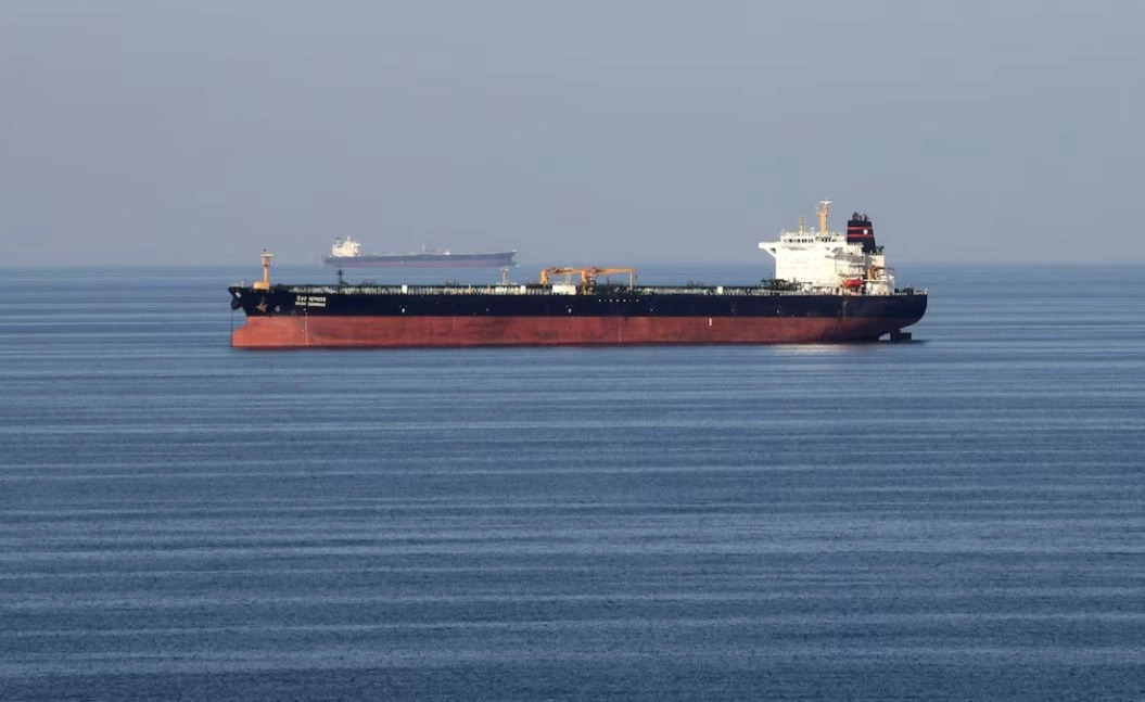 SHBA ka lëshuar një licencë 60-ditore që lejon tregtinë e naftës iraniane deri më 21 gusht 2026 pas marrëveshjes në Zvicër.