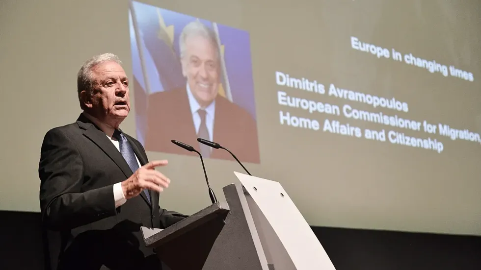 Gjyqësori belg ka lëshuar urdhërarrest për ish-Komisionerin e BE-së Dimitris Avramopoulos në hetimin Qatargate.