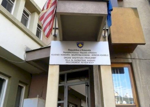 Raporti i ZKA për OSHP-në evidenton 54 raste vonesash në vendimmarrje dhe mangësi në menaxhimin financiar.