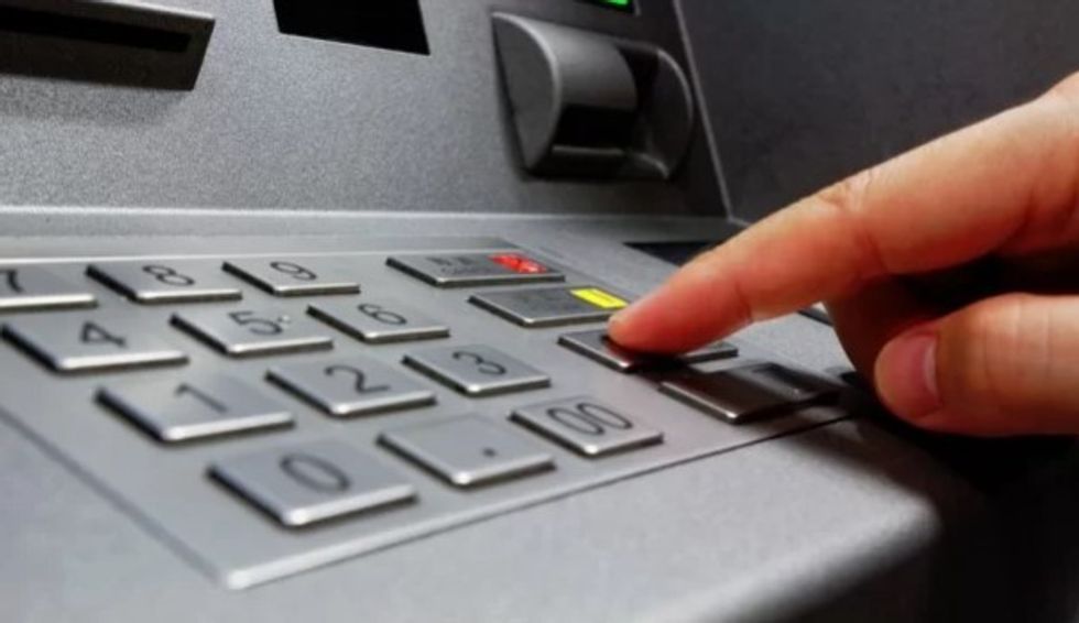 Para të dyshuara si false në bankomat, Policia nis hetimet në Fushë Kosovë