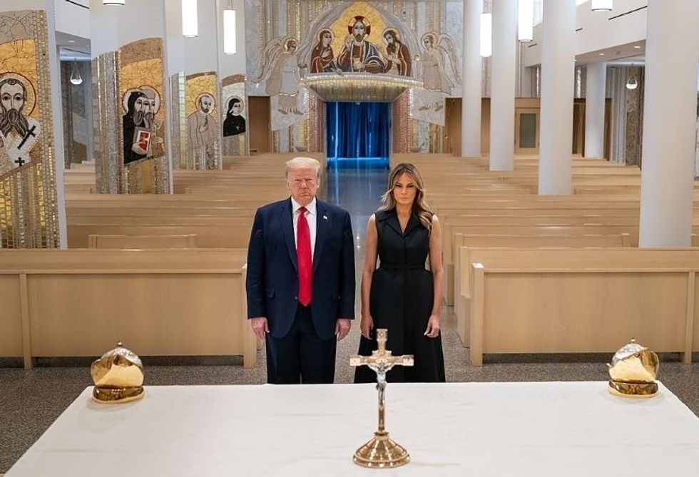 Feja si themel i madhështisë së kombit sipas Trumpit