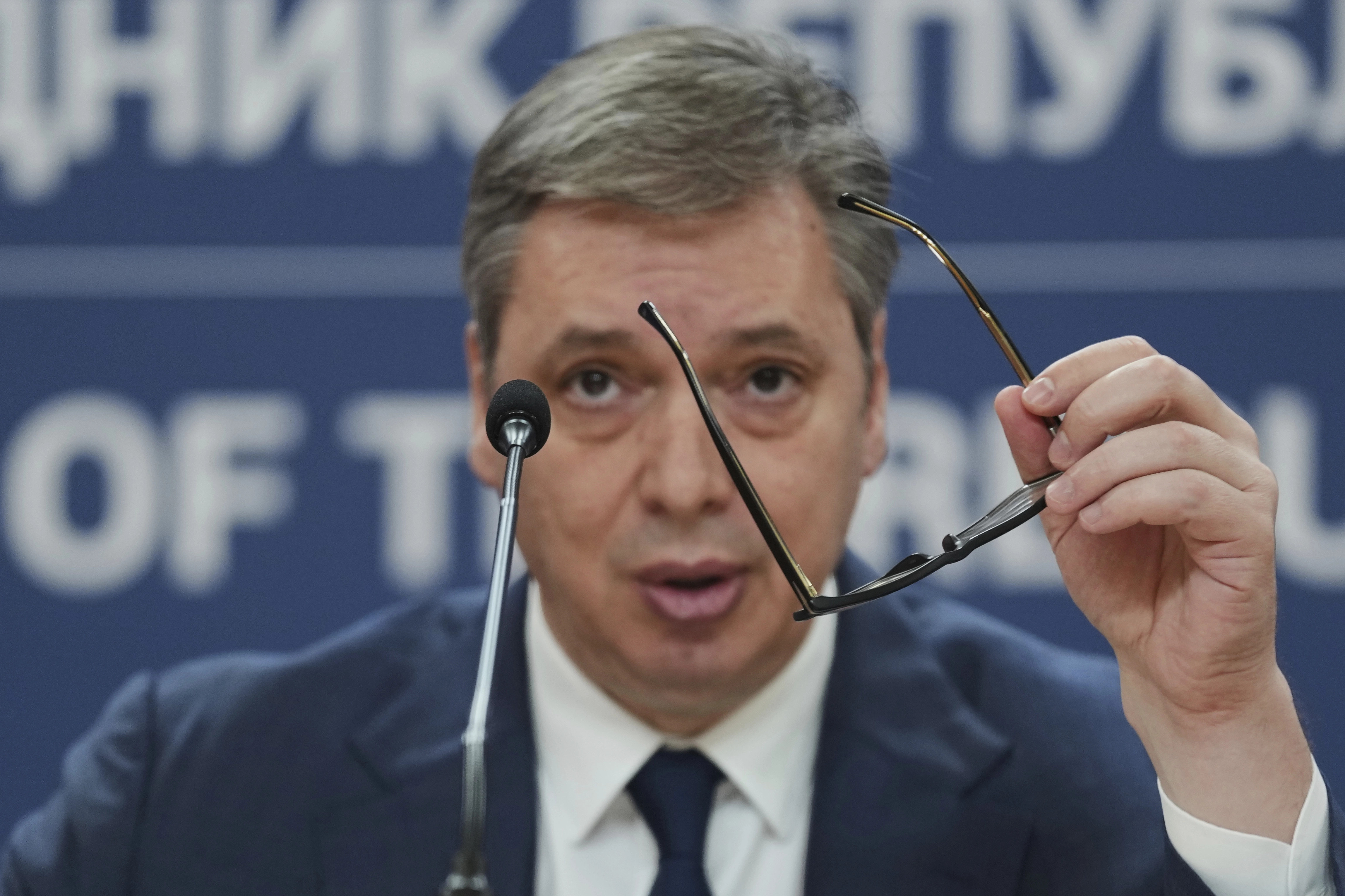Presidenti serb Aleksandar Vuçiq do të japë dorëheqjen brenda disa javësh dhe po përgatit terrenin për të vendosur një aleat të tij në presidencë, ndërsa ai synon postin e kryeministrit.