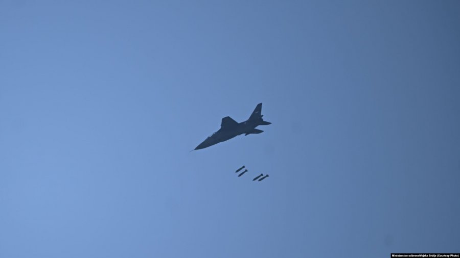 Serbia forcon fuqinë ushtarake me raketa kineze dhe avionë të rinj