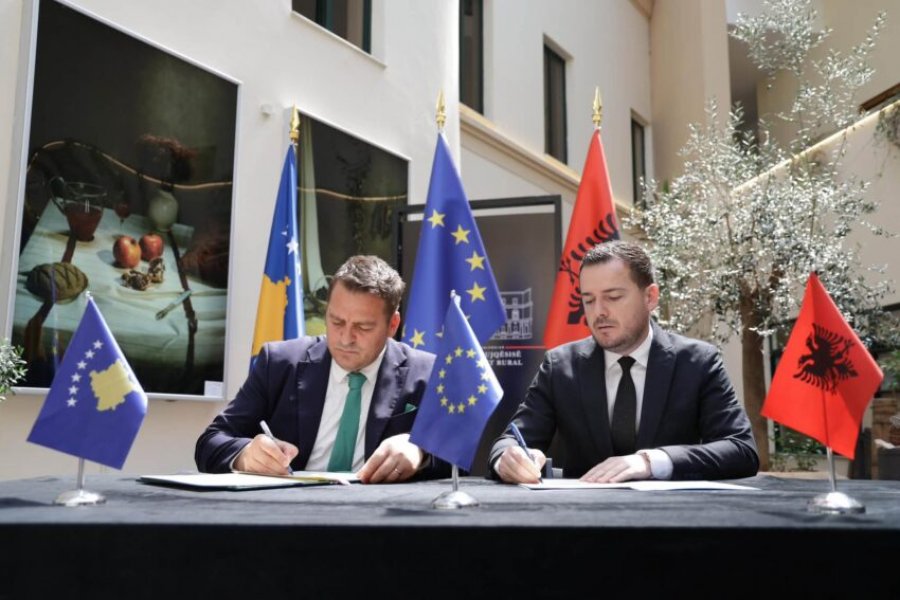 Kosova dhe Shqipëria nënshkruan dy marrëveshje të reja për forcimin e bashkëpunimit në bujqësi dhe zhvillim rural.