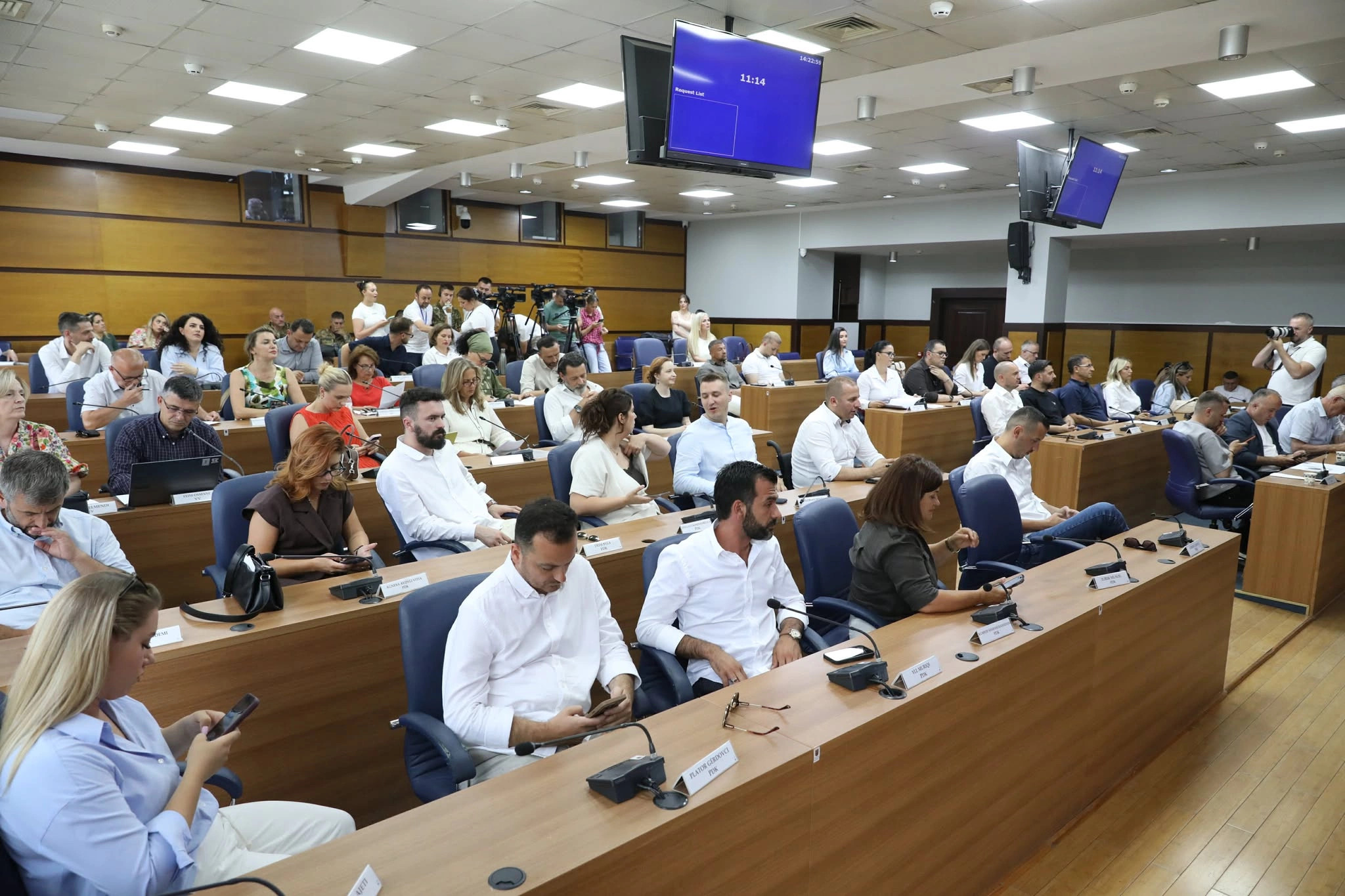 Përplasje në Kuvendin e Prishtinës për 100 mijë eurot e “Prishtina Parking”