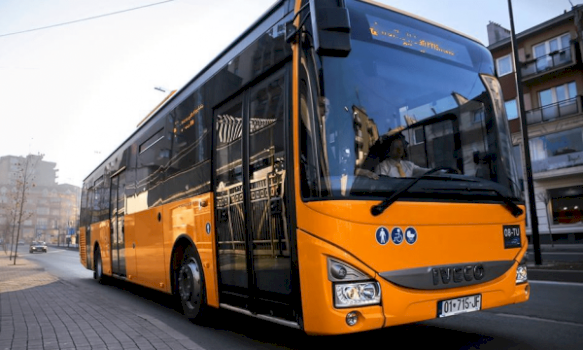 Çmimet e reja të biletave të transportit publik në Prishtinë hyjnë në fuqi nga 1 korriku 2026 me rritje dhe përparësi për biletat digjitale.
