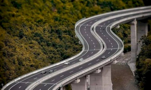 Uji në autostradën “Arbën Xhaferi” u largua shpejt, qarkullimi rikthehet normal