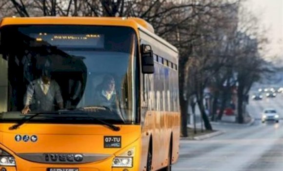 Çmimet e reja të biletave të transportit publik në Prishtinë hyjnë në fuqi nga dita e sotme, më herët se data e paralajmëruar 1 korrik 2026.