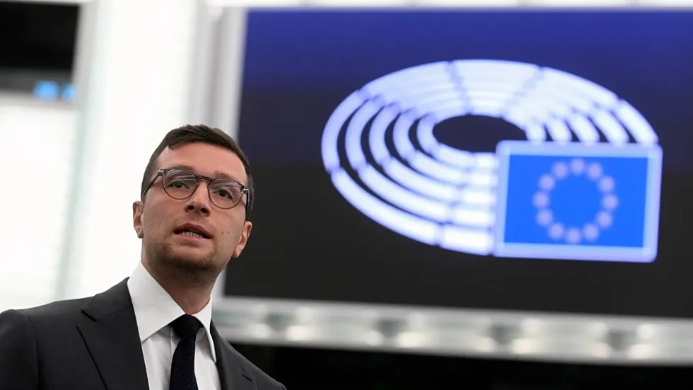 Hetimi Evropian për Fondet e Grupit Ekstremist që Shkund Skenën Politike