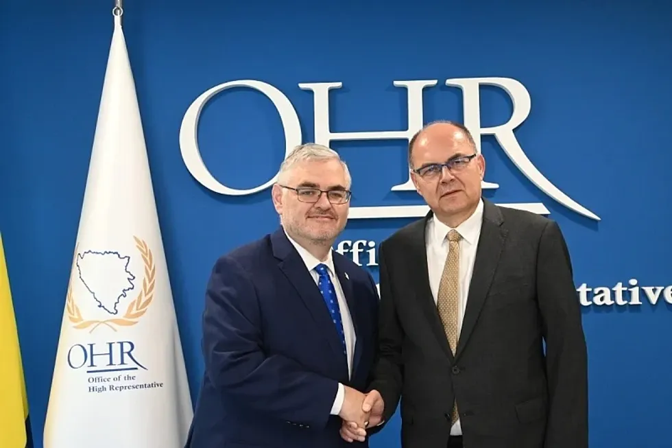 Louis J. Crishock mori zyrtarisht detyrën e Përfaqësuesit të Lartë për Bosnjë dhe Hercegovinën nga Christian Schmidt.