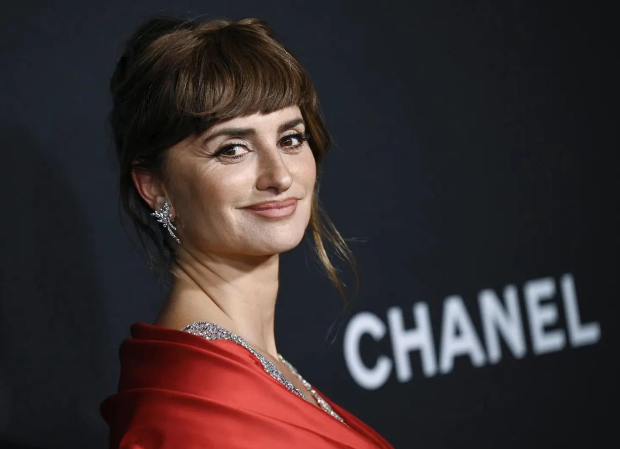 Penelope Cruz njofton se do të nisë procesin për të marrë patentën e shoferit në moshën 52-vjeçare.