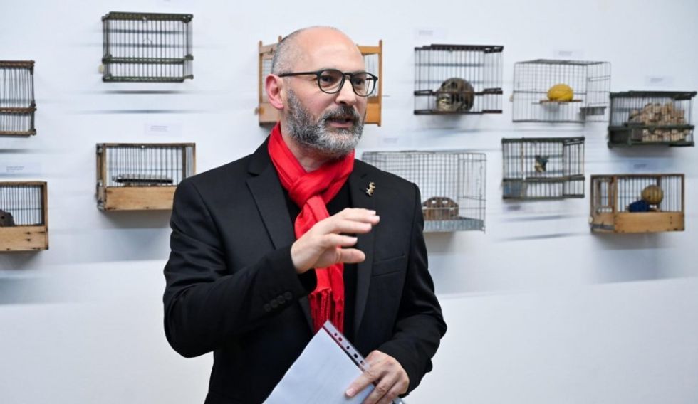 Gazetari kroat Domagoj Margetiq është ftuar zyrtarisht nga Prokuroria e Bosnjës dhe Hercegovinës për të dëshmuar në hetimet për rastin “Sarajevo Safari”.