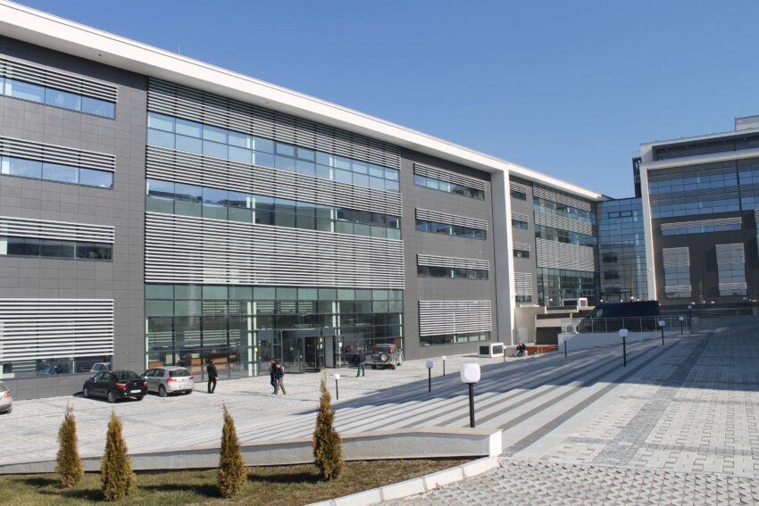 KGJK autorizon kryetarët e gjykatave në Pallatin e Drejtësisë të pezullojnë ose reduktojnë punën për shkak të temperaturave të larta.
