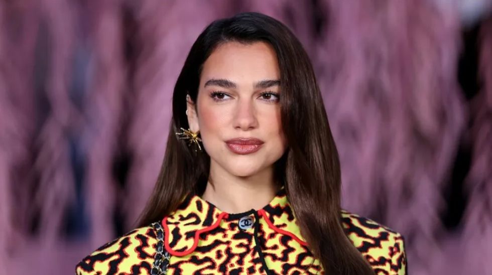Dua Lipa thyen rekorde historike në Spotify me katër albume mbi 5 miliardë dëgjime