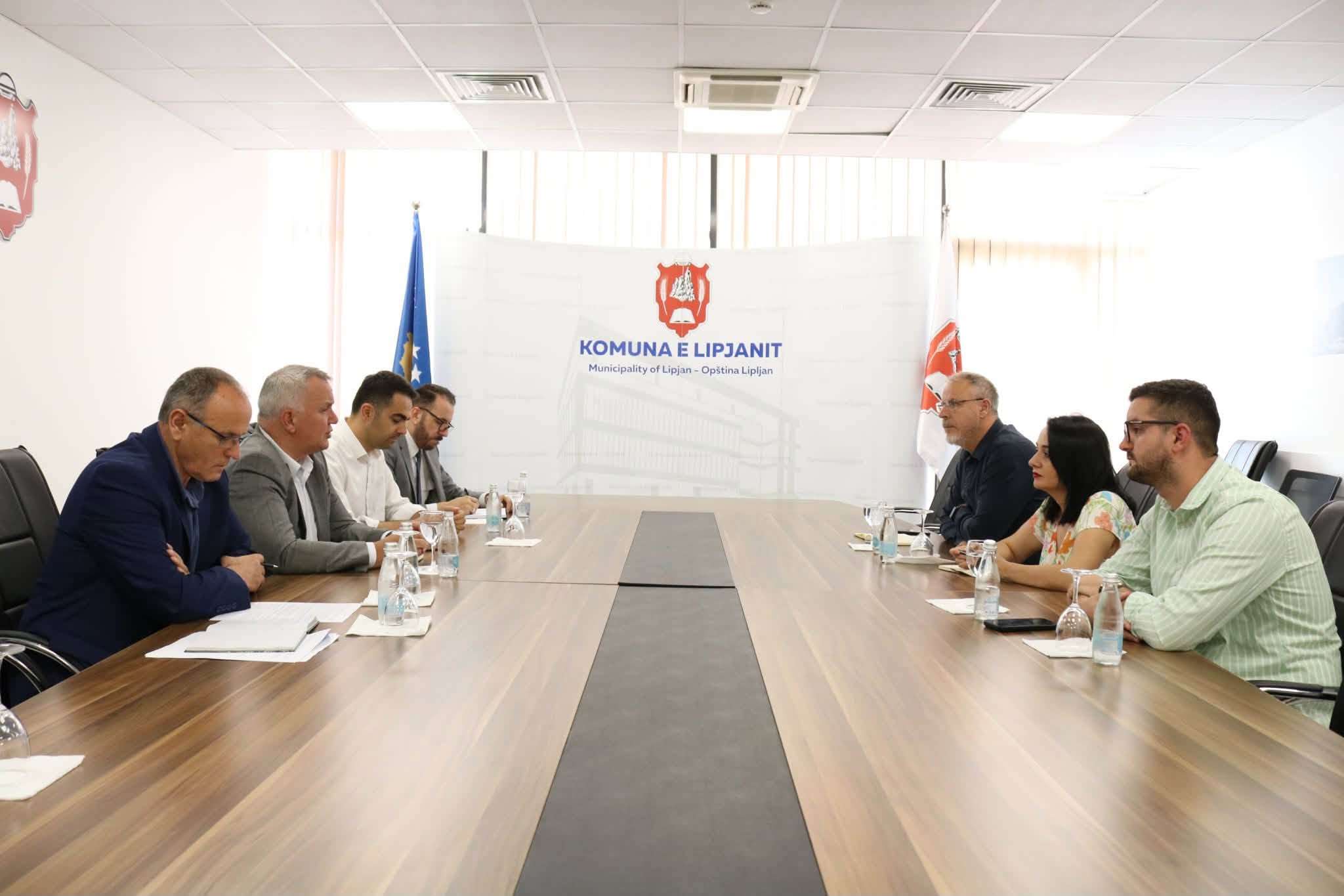 Pacolli dhe Ahmeti ranë dakord të bashkërendojnë veprimet për të gjetur një lokacion më të përshtatshëm për deponinë sanitare në Lipjan.