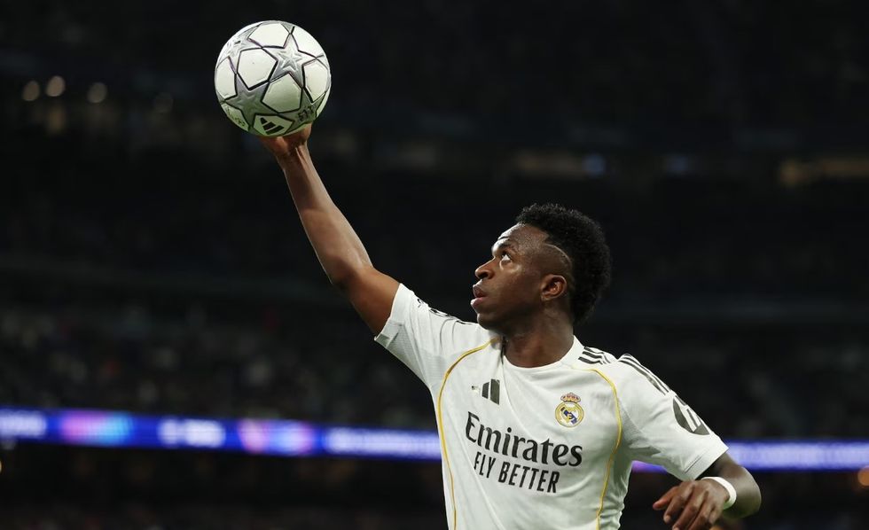 Manchester City synon Vinicius Junior me ofertë rekord, tension te Real Madrid