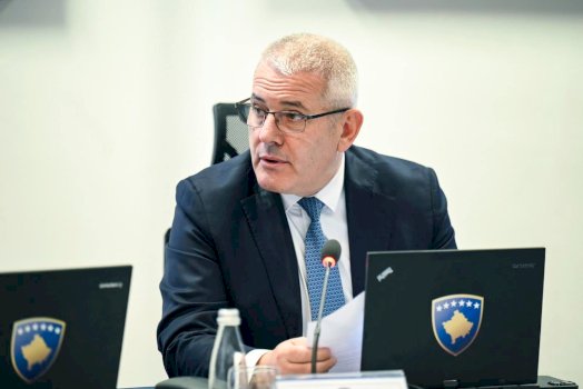 I dyshuari për kanosjen e ministrit Sveçla është vëllai i një zyrtari në Komunën e Pejës.